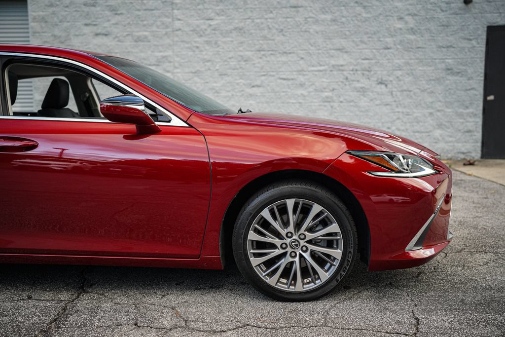 Used 2021 Lexus ES 300h w/ Premium Package FWD image 16