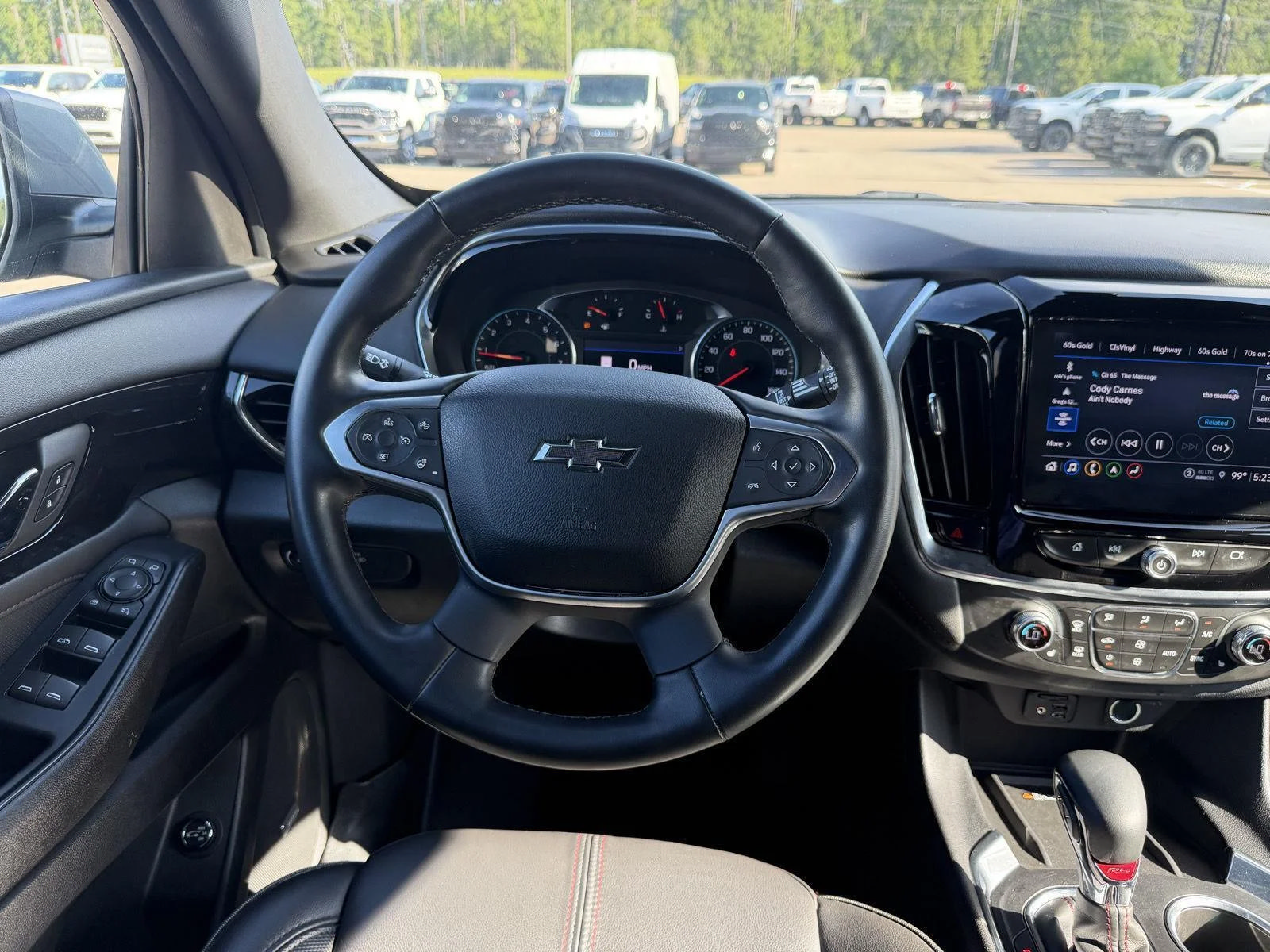 Used 2023 Chevrolet Traverse RS AWD/4WD image 8