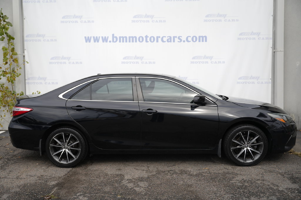 Used 2015 Toyota Camry XSE FWD image 7