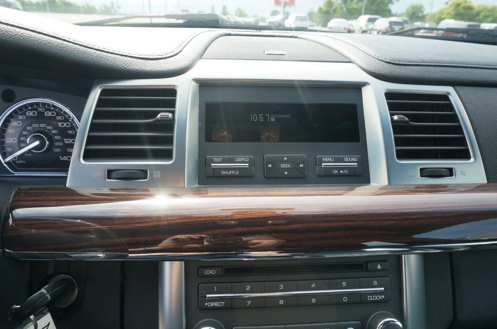 Used 2009 Lincoln MKS FWD image 13