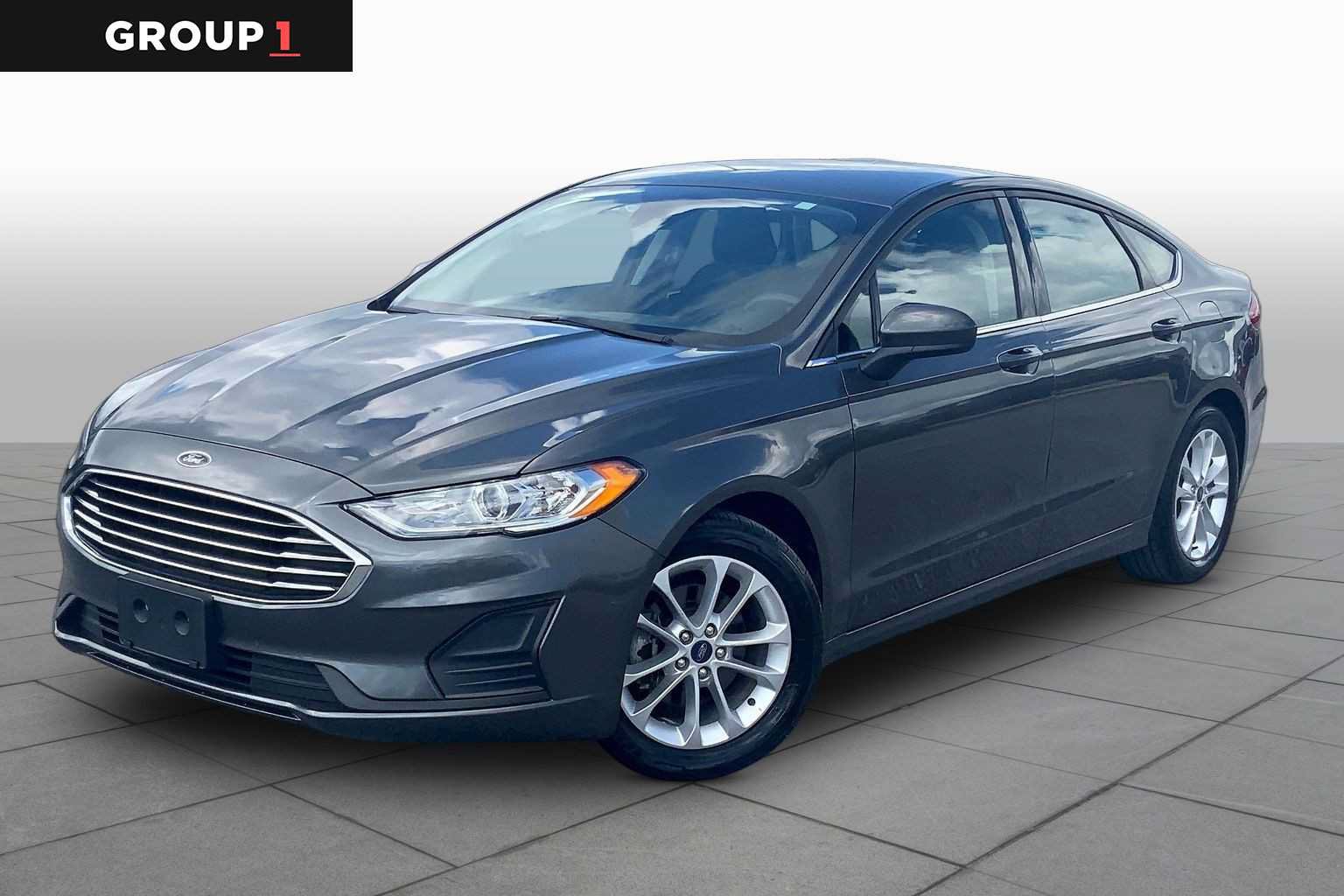 Certified 2019 Ford Fusion SE FWD image 1