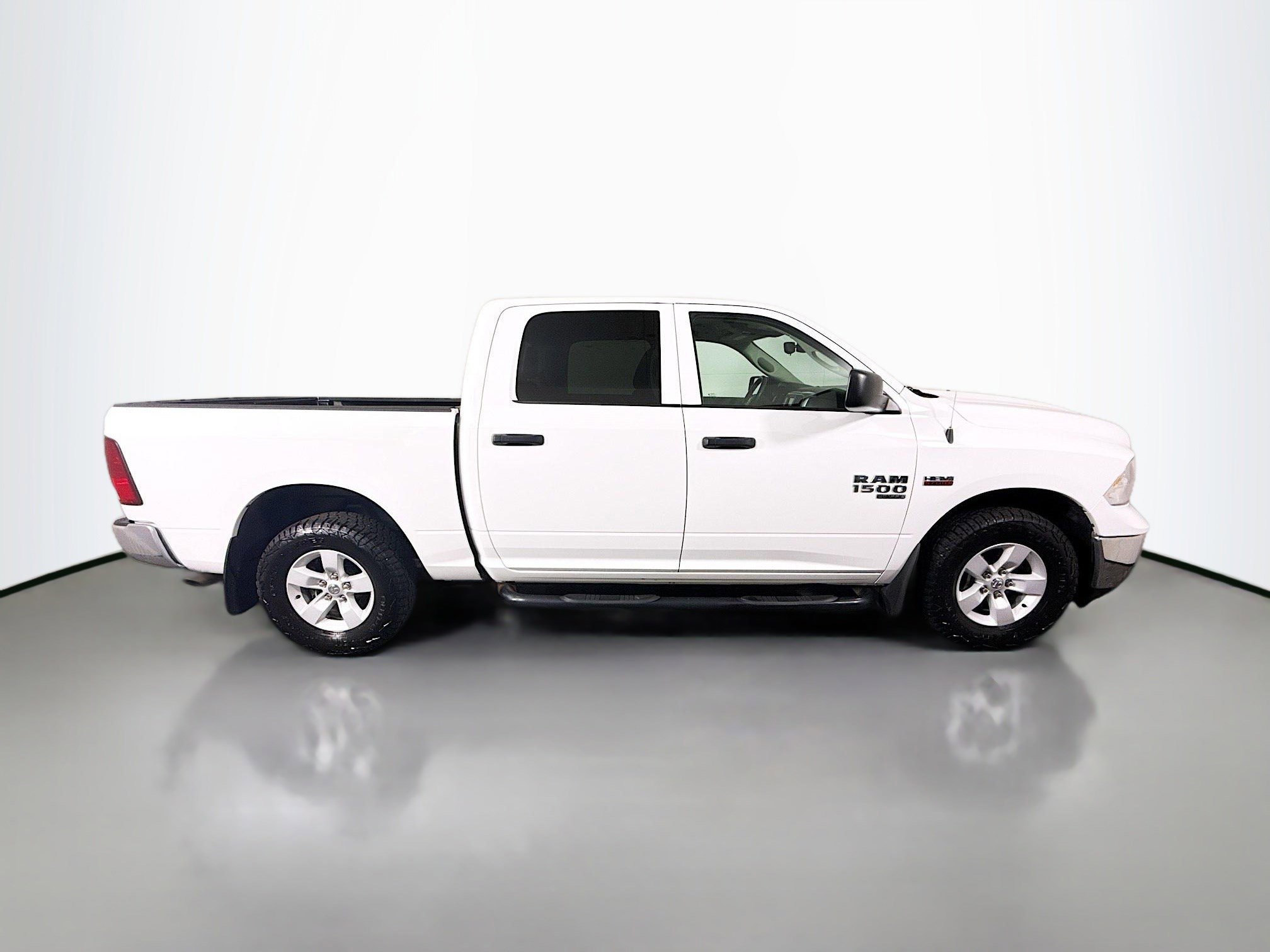Used 2022 RAM 1500 Classic SLT image 11