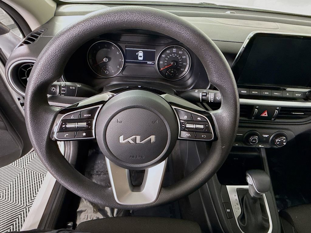 Used 2023 Kia Forte LXS FWD image 19