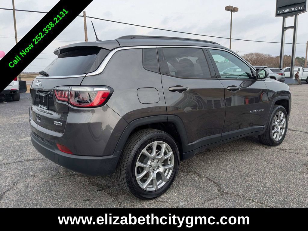 Used 2023 Jeep Compass Latitude w/ Sun and Sound Group image 4