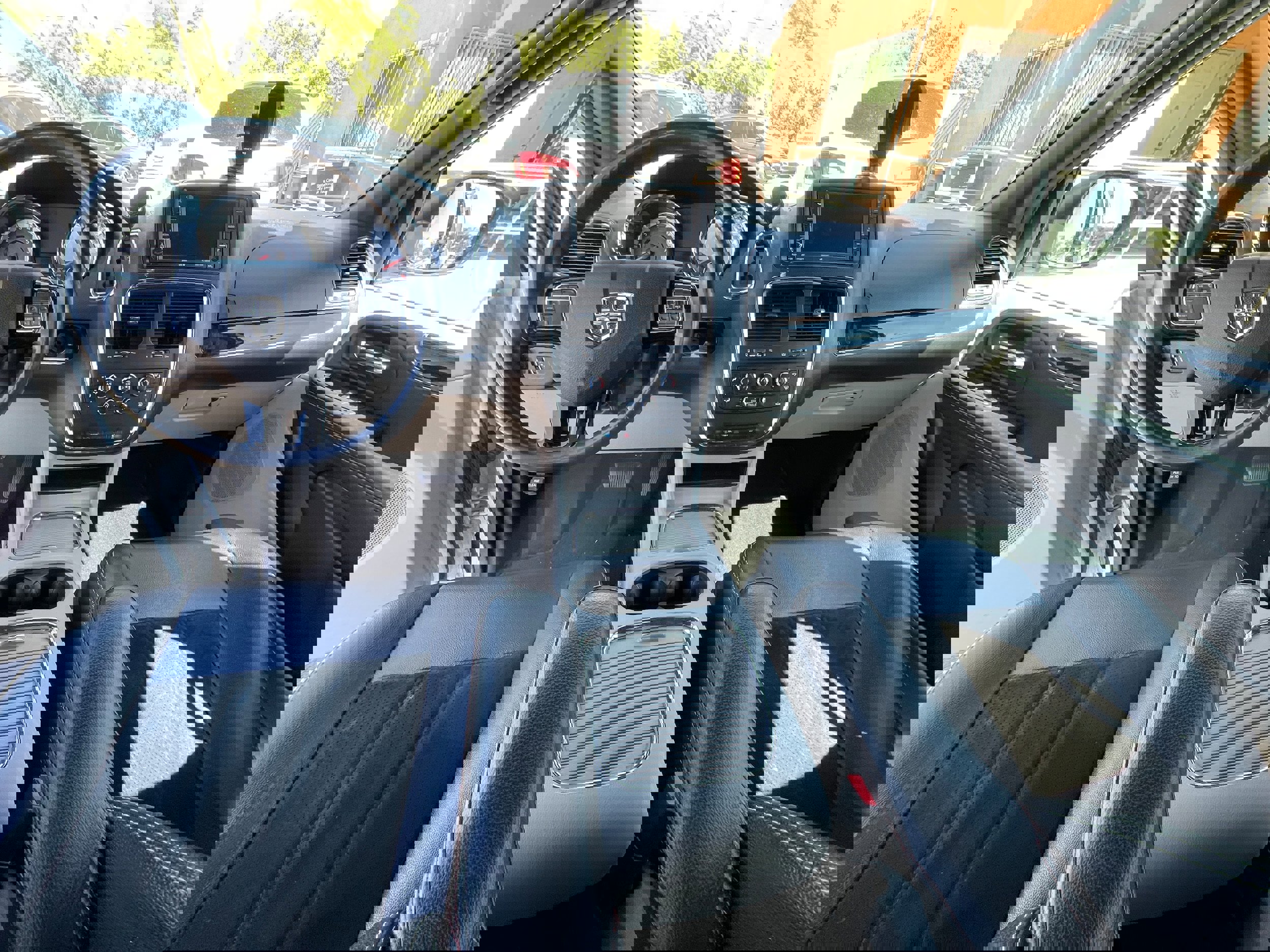 Used 2018 Dodge Grand Caravan SXT image 24