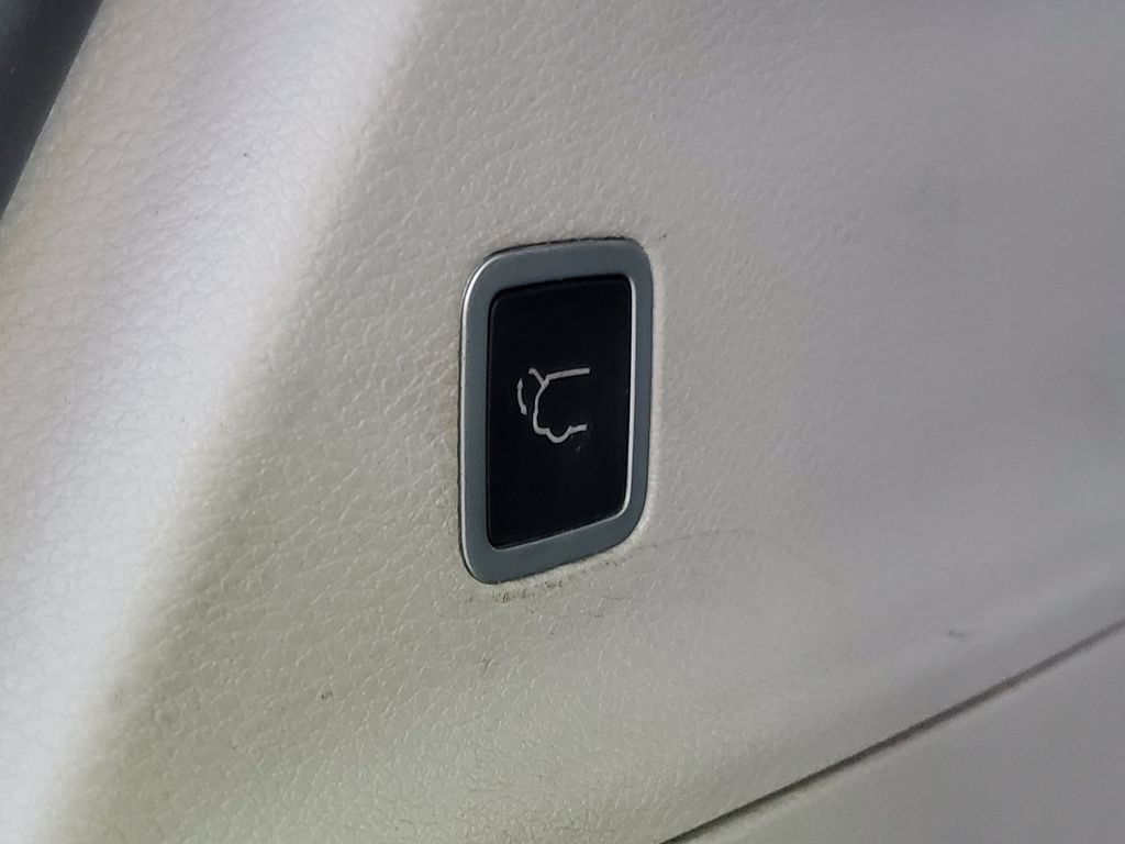 Used 2017 Chrysler Pacifica Touring FWD image 28