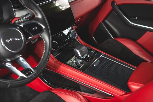 Used 2022 Jaguar F-PACE SVR AWD/4WD image 33