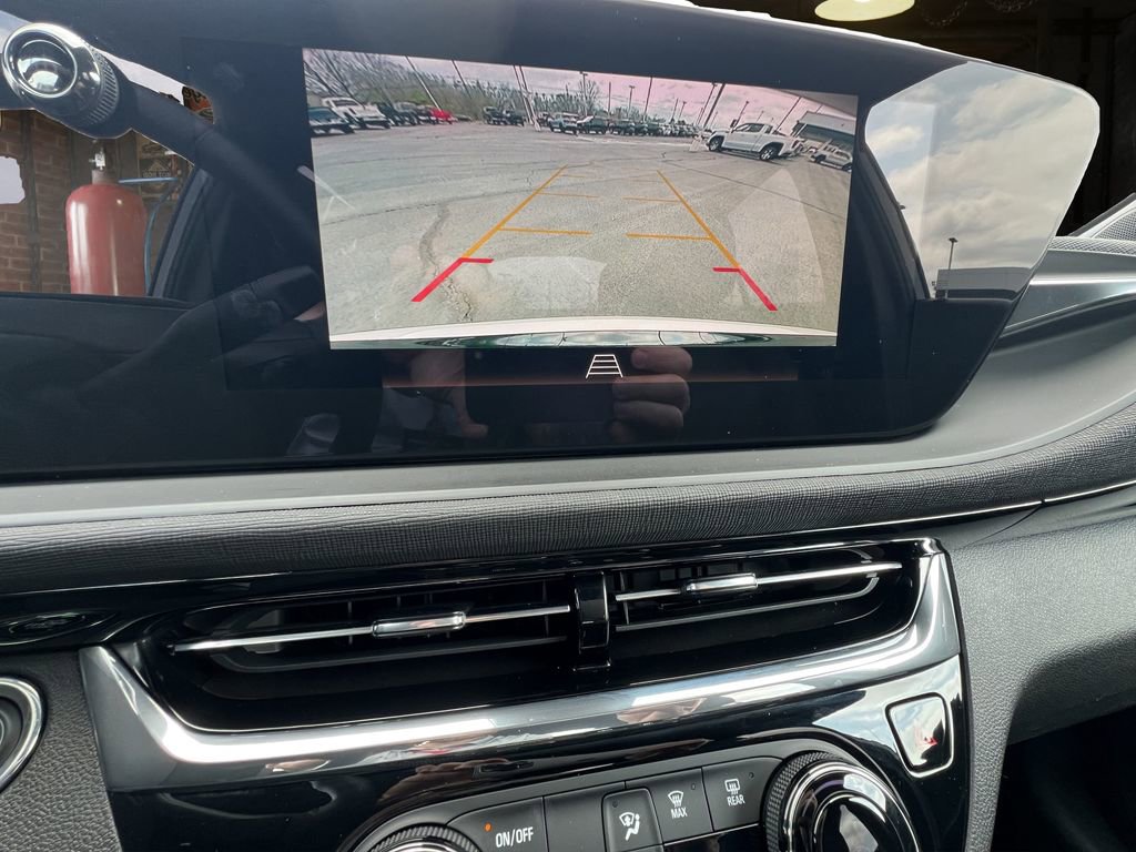 Certified 2025 Buick Envista Sport Touring image 25