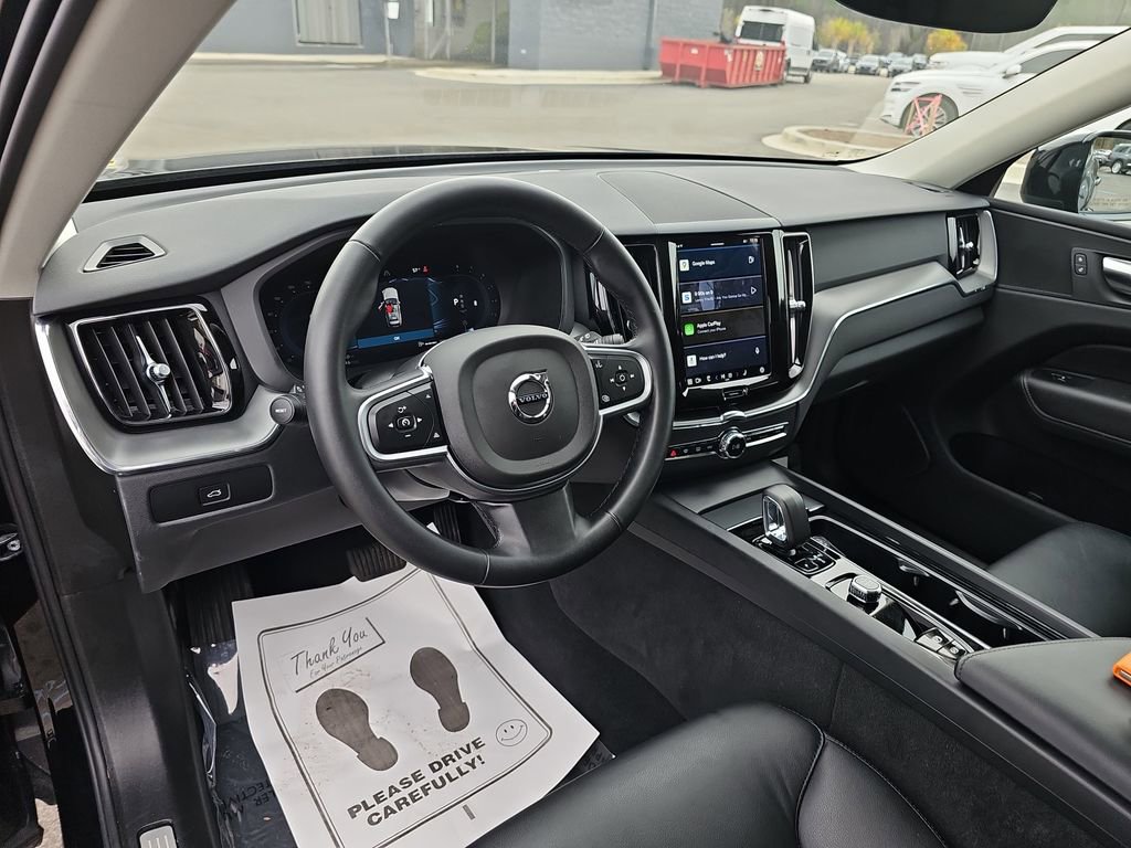 Used 2025 Volvo XC60 B5 Core image 20