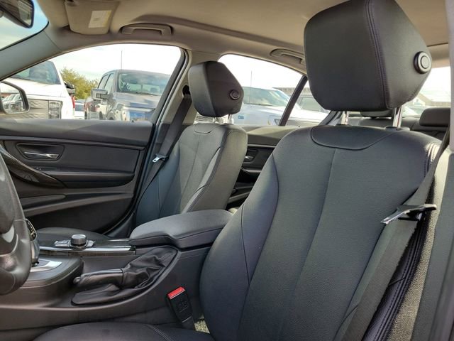 Used 2017 BMW 320i Sedan image 9