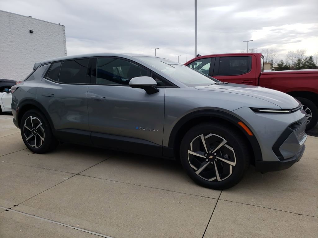 New 2026 Chevrolet Equinox EV LT image 6