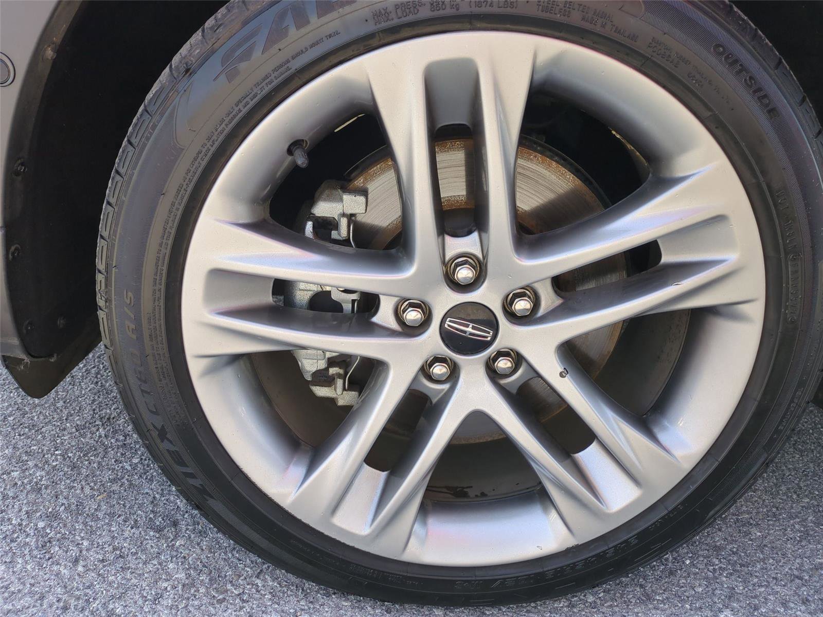 Used 2019 Lincoln MKC Reserve image 23