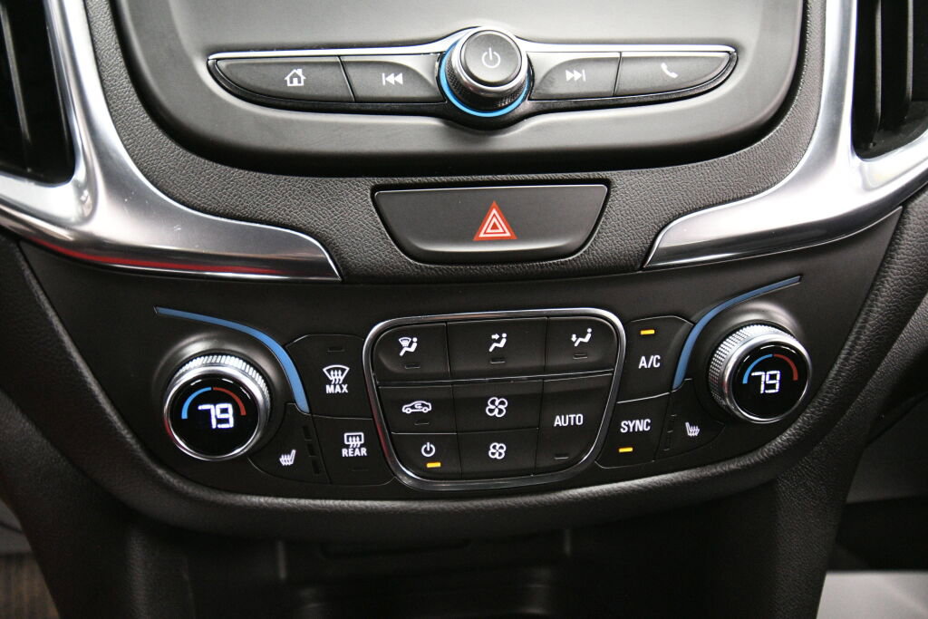 Used 2021 Chevrolet Equinox LT image 16