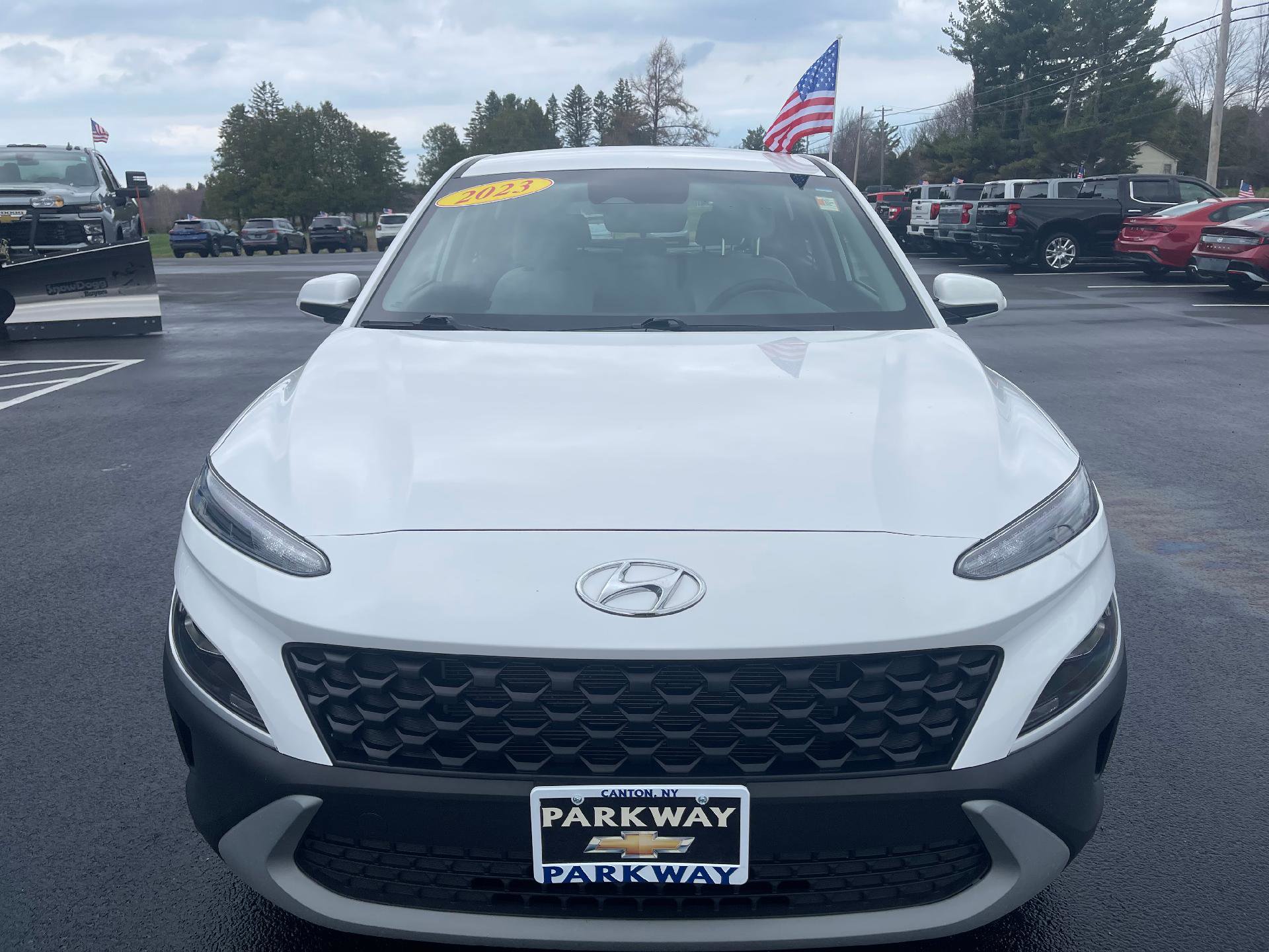Used 2023 Hyundai Kona SE image 2