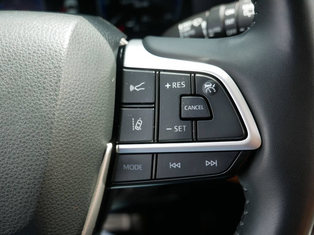 Used 2023 Toyota Highlander Platinum AWD/4WD image 27