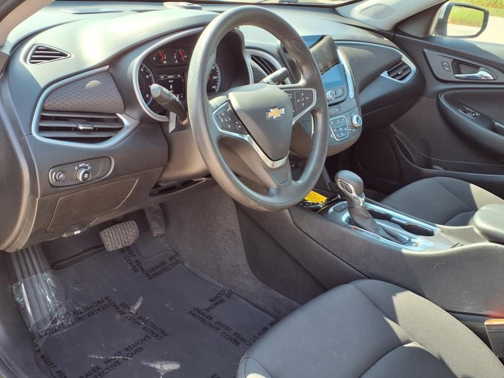Used 2023 Chevrolet Malibu LT image 5