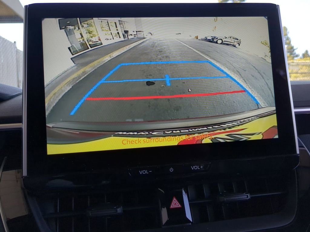 Used 2025 Toyota Corolla SE image 18