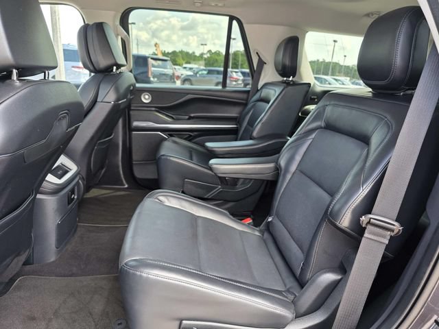 Certified 2025 Lincoln Navigator Reserve AWD/4WD image 9