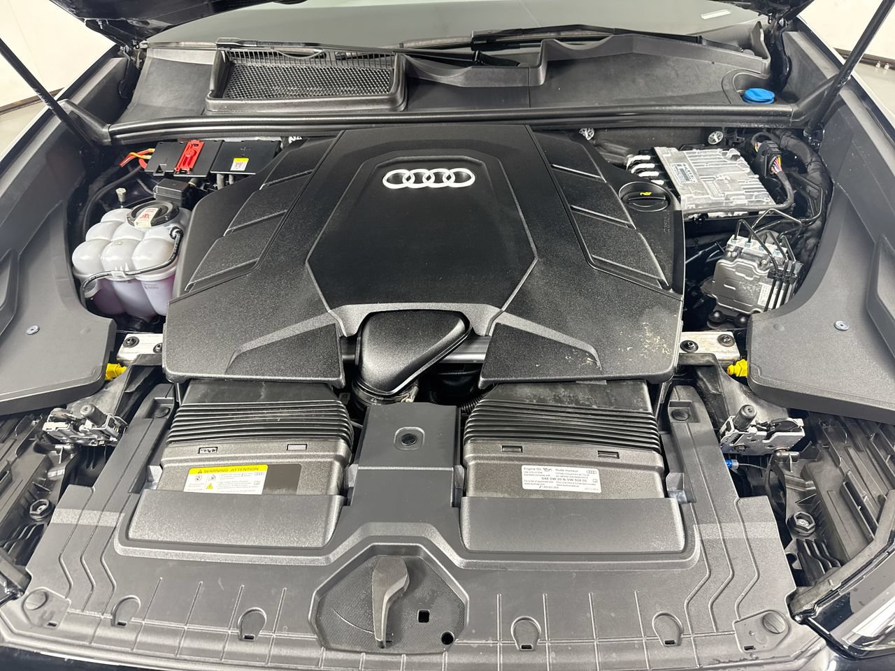 Used 2025 Audi Q8 Premium Plus w/ Premium Plus Package AWD/4WD image 29