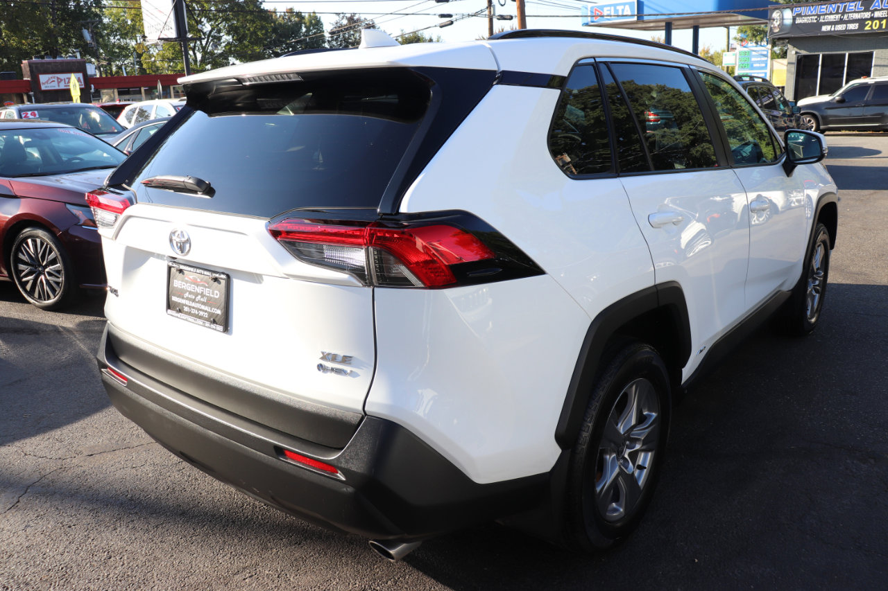 Used 2025 Toyota RAV4 XLE image 5
