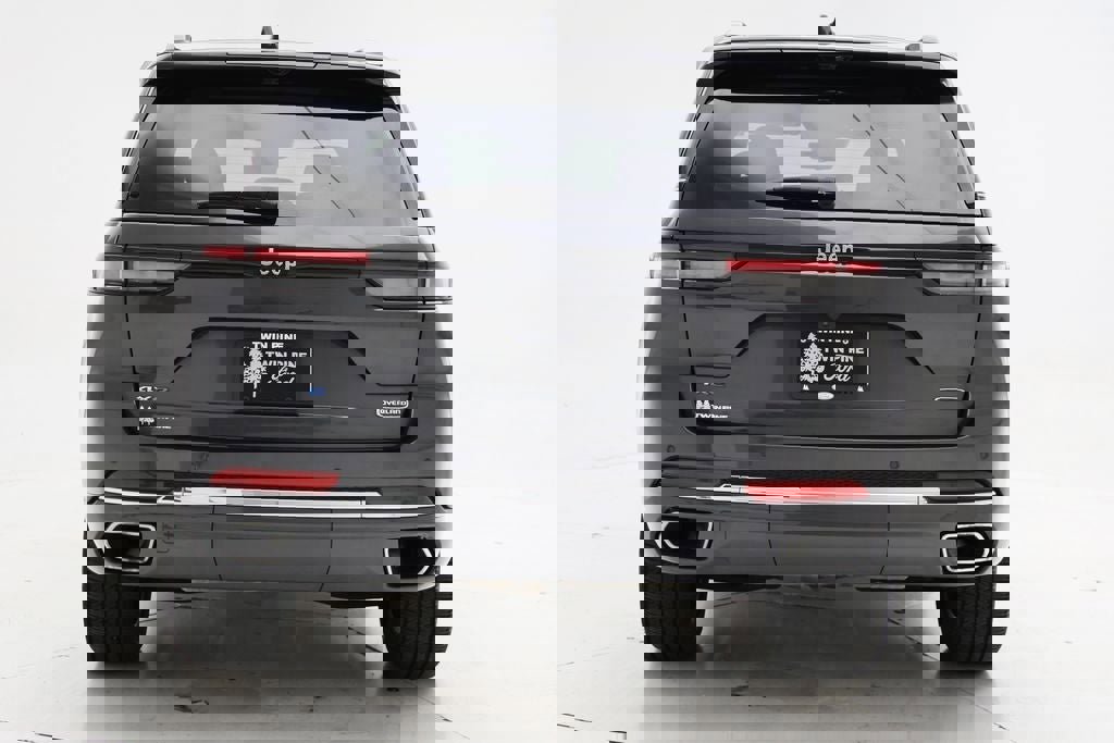 Used 2023 Jeep Grand Cherokee Overland w/ Luxury Tech Group IV image 7