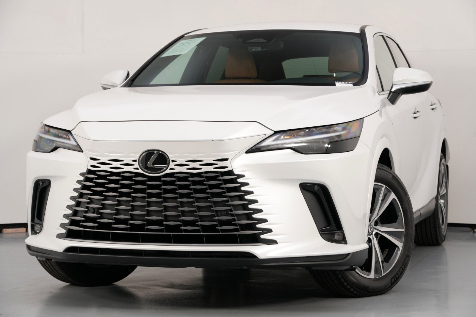 Used 2025 Lexus RX 350 FWD image 3