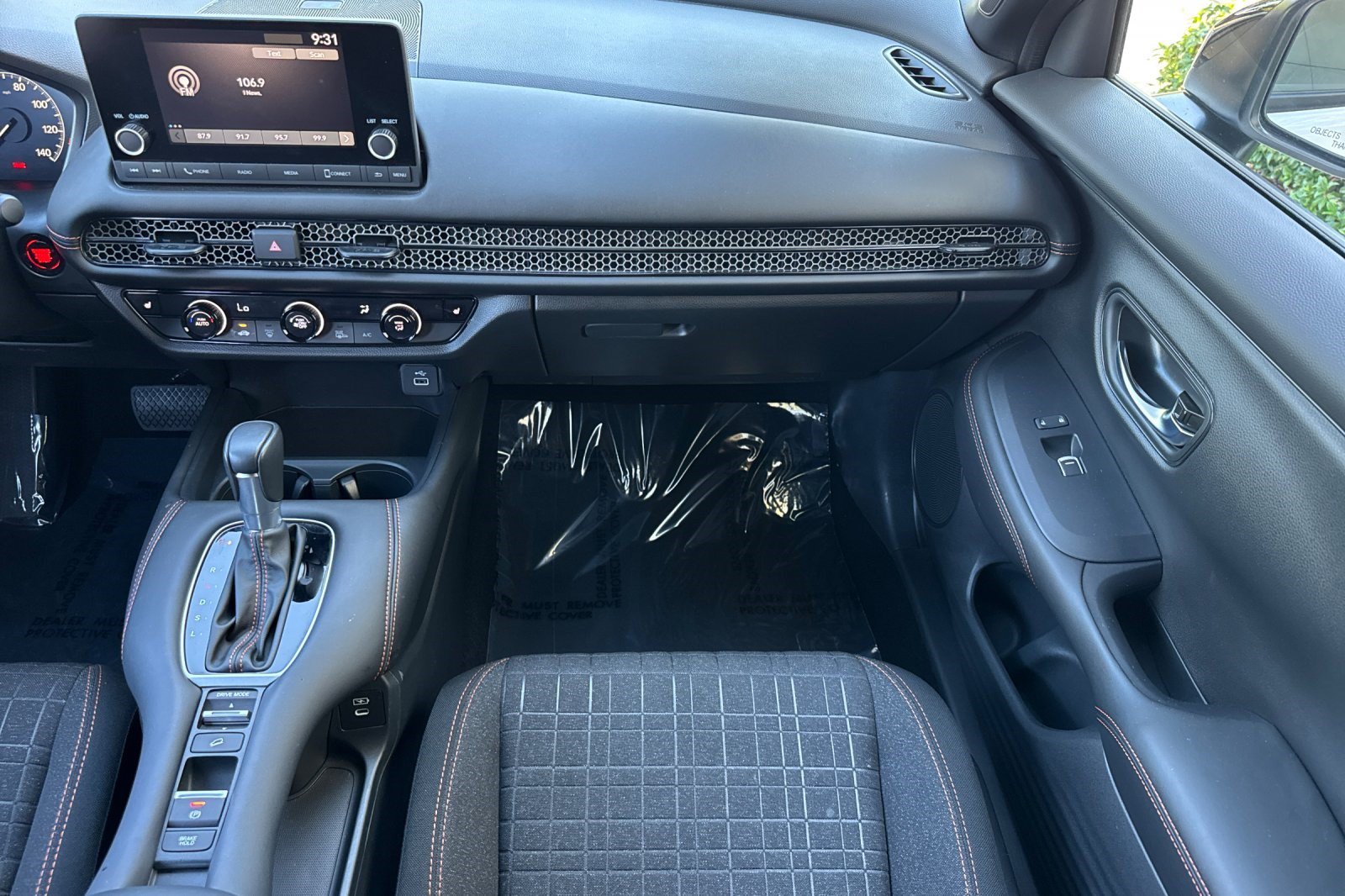 Used 2025 Honda HR-V Sport image 31