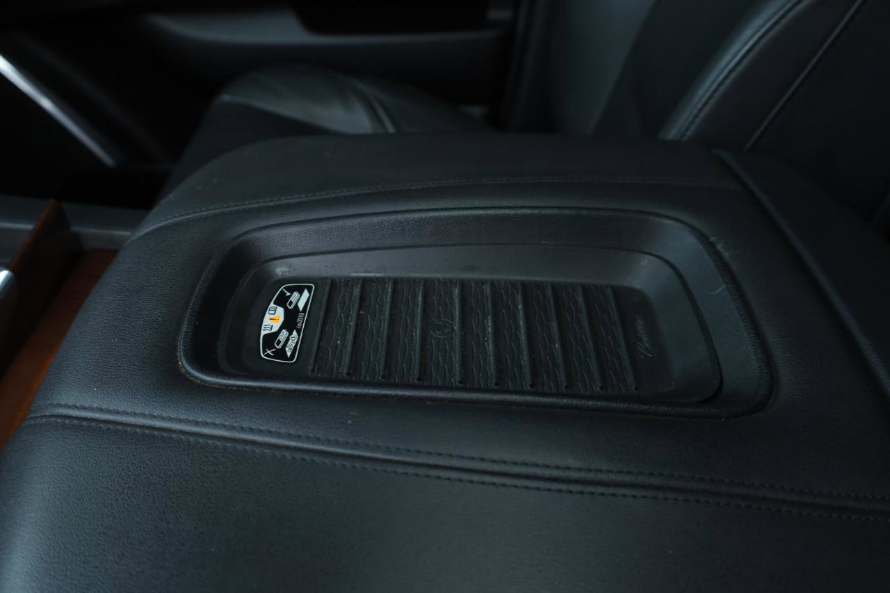 Used 2019 Cadillac Escalade ESV Luxury image 11