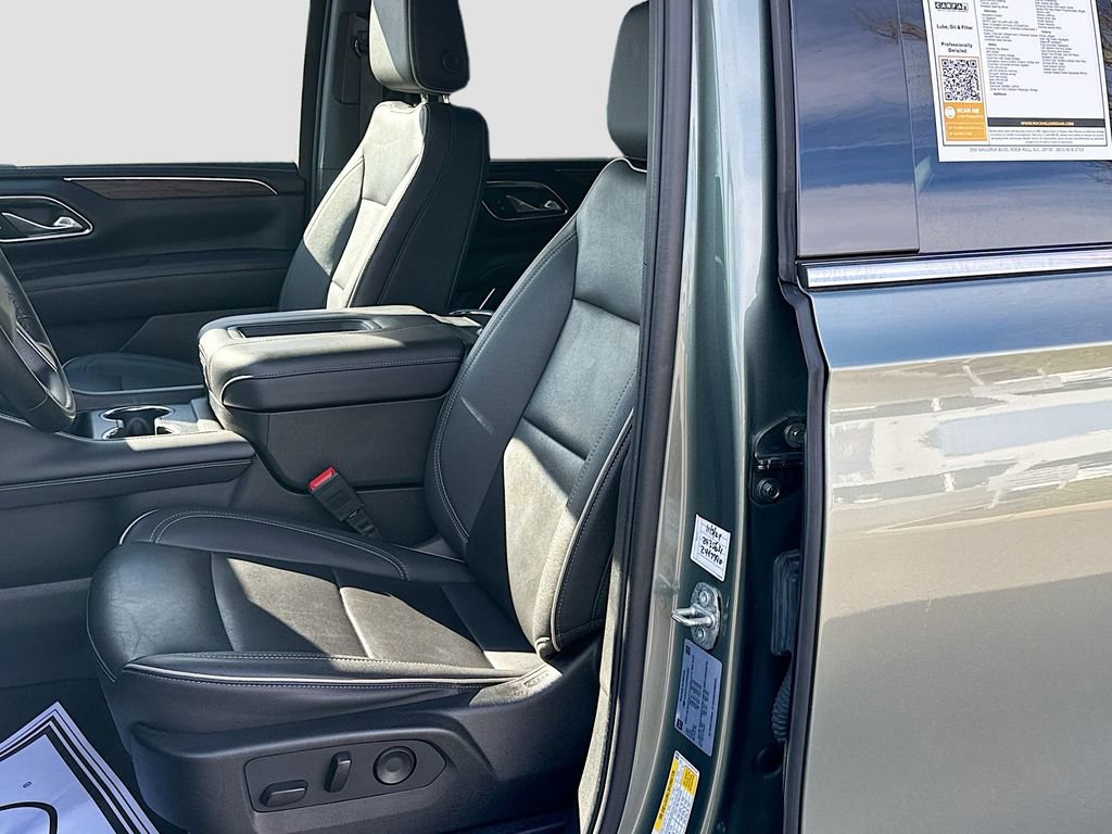 Used 2023 Chevrolet Suburban Premier image 20