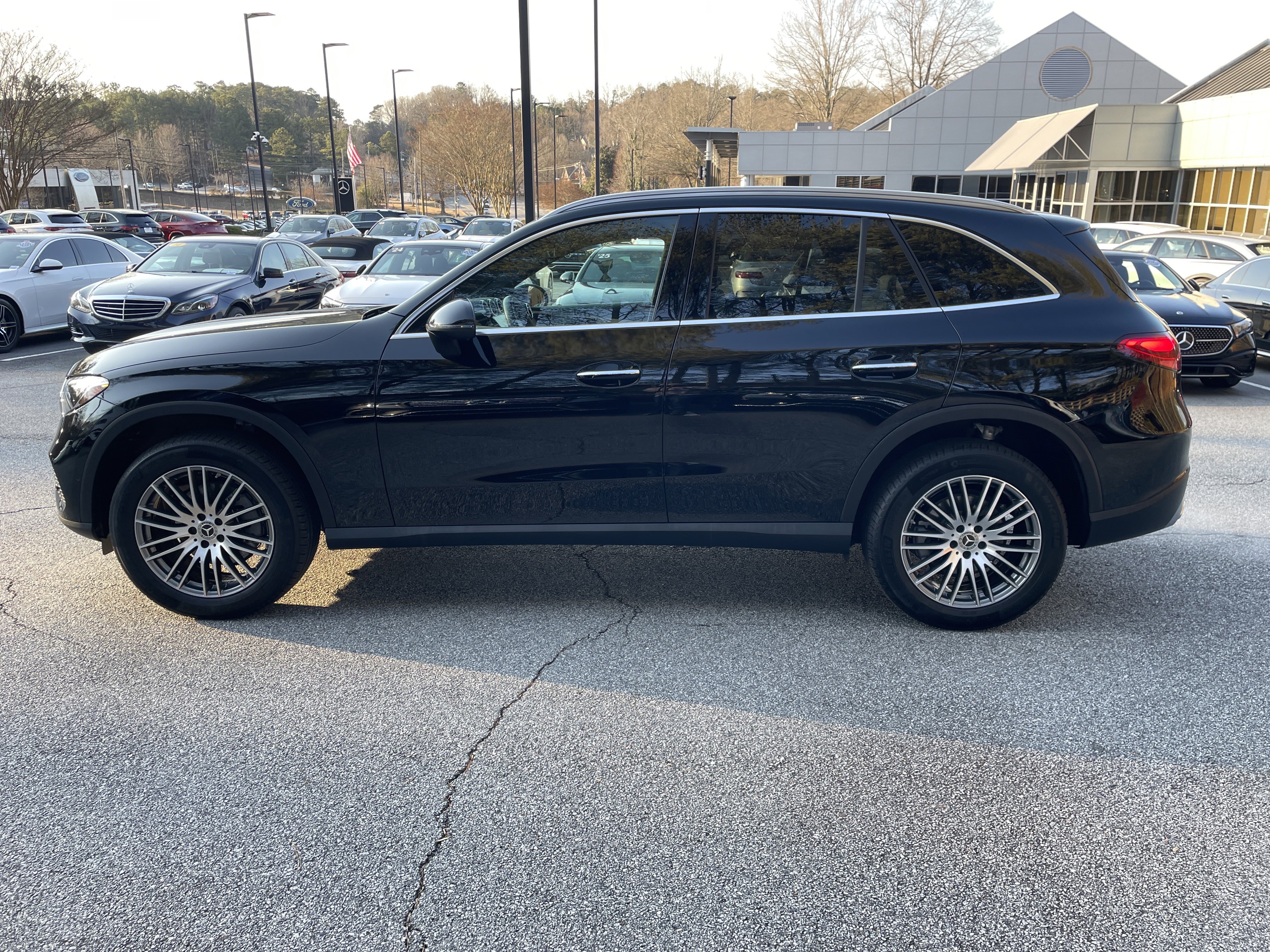 Used 2024 Mercedes-Benz GLC 300 4MATIC image 15