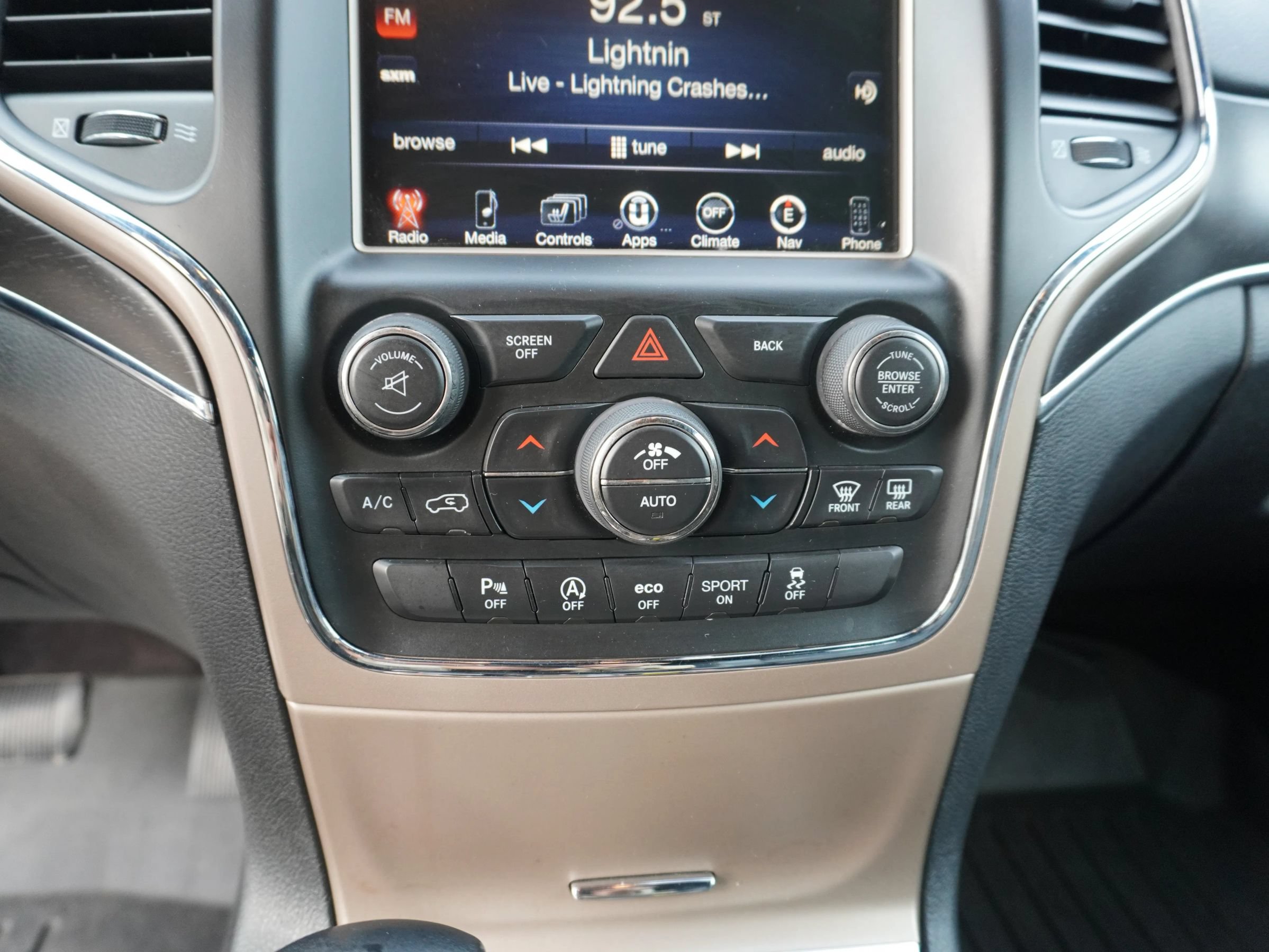 Used 2016 Jeep Grand Cherokee Limited AWD/4WD image 20