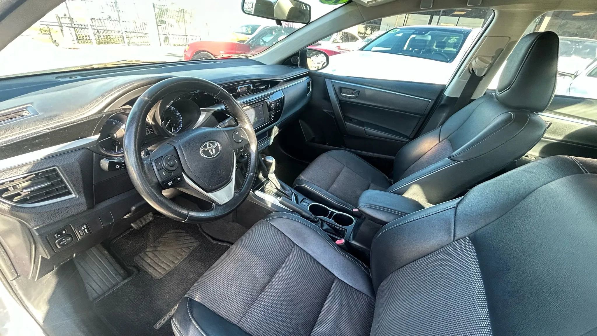Used 2016 Toyota Corolla S Premium image 9