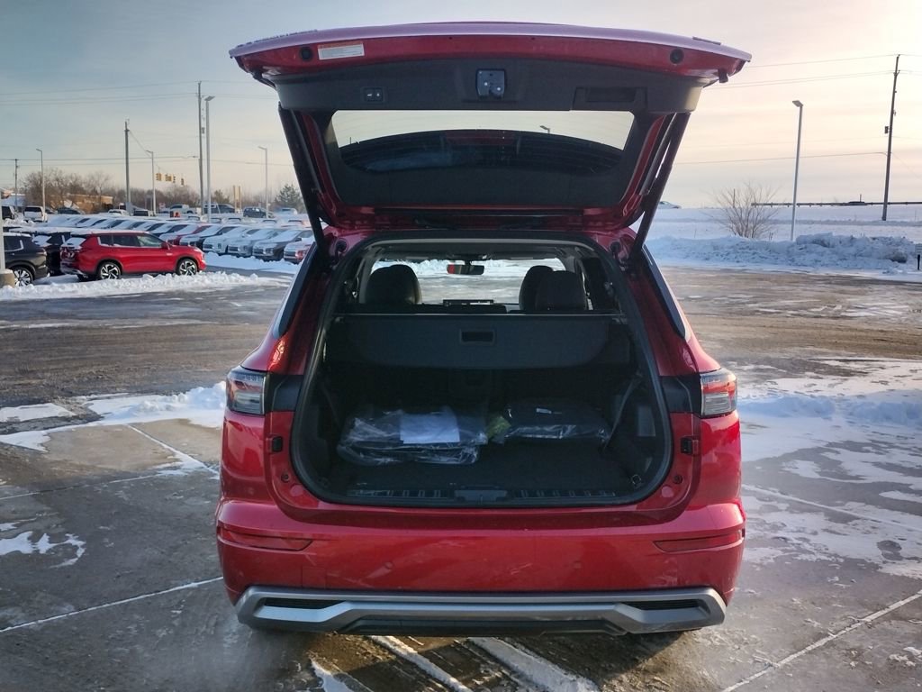 New 2026 Mitsubishi Outlander SEL image 17