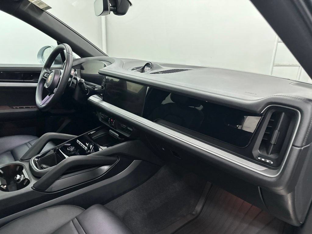 Used 2024 Porsche Cayenne Coupe AWD/4WD image 27