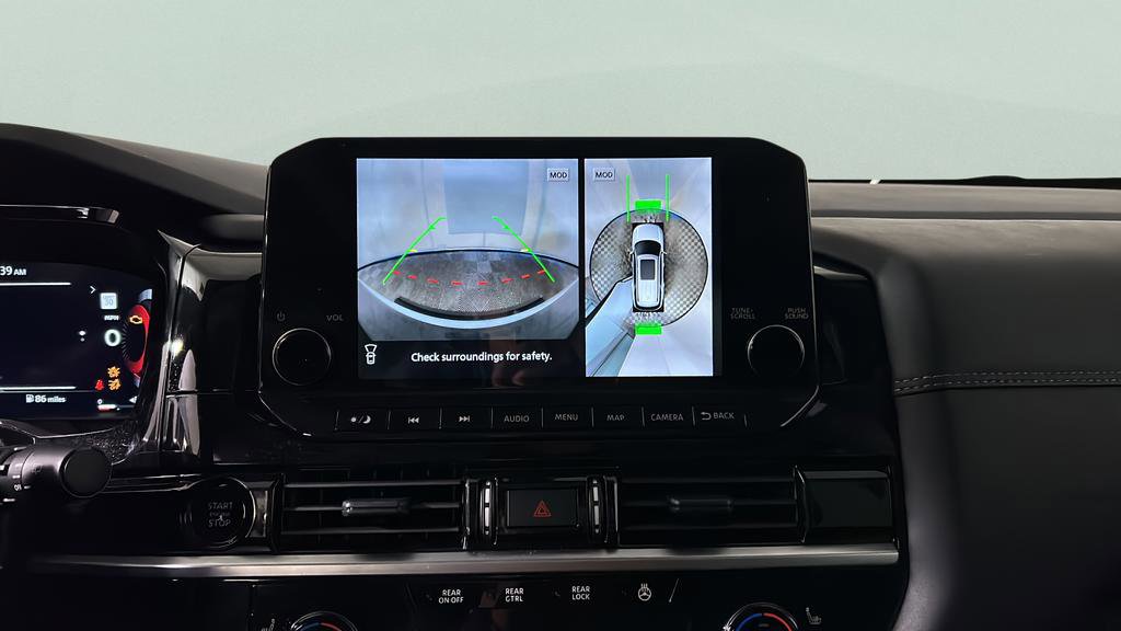 Used 2025 Nissan Pathfinder Platinum image 27