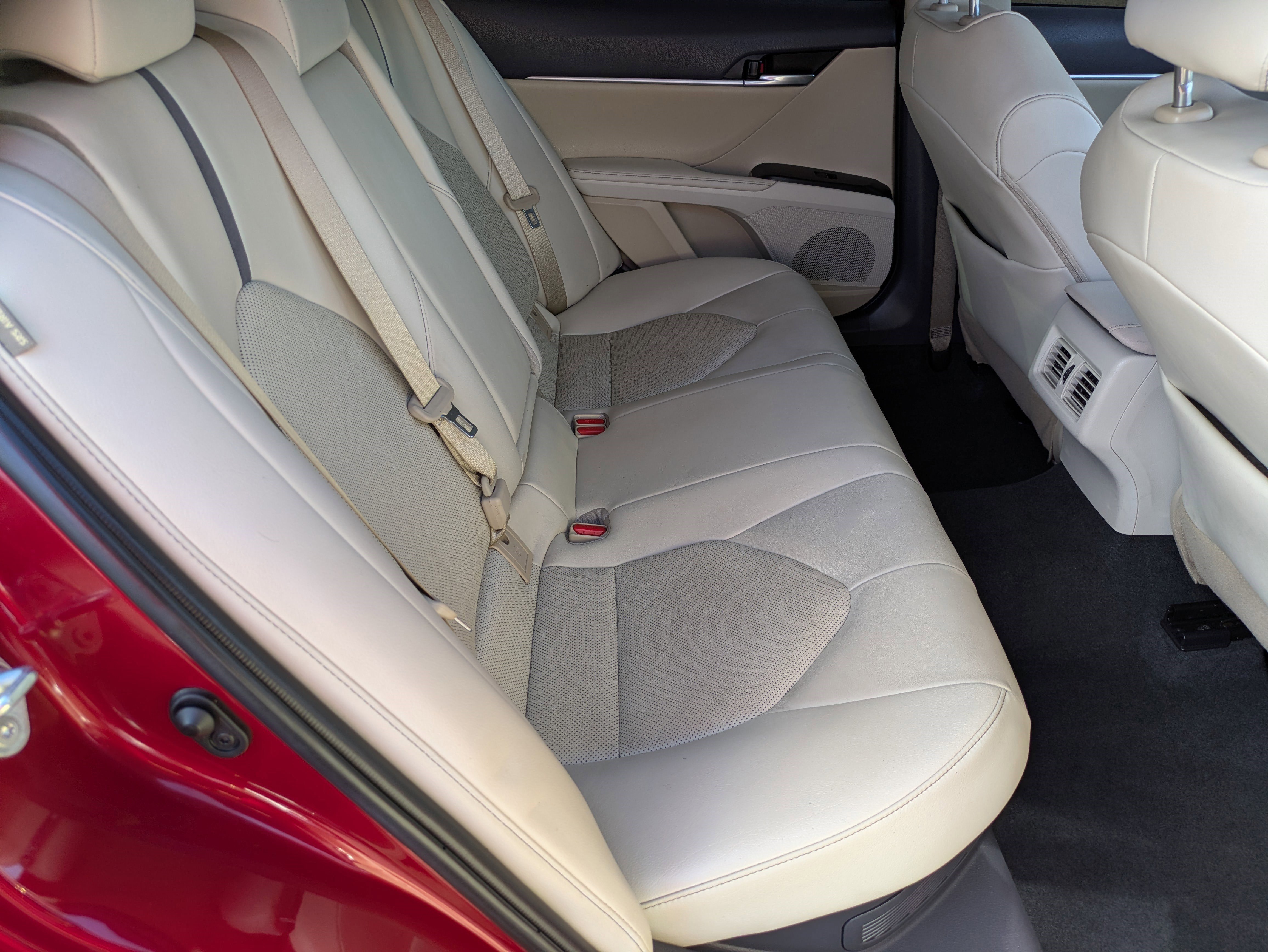 Used 2022 Toyota Camry XLE w/ Navigation Upgrade Package FWD image 14