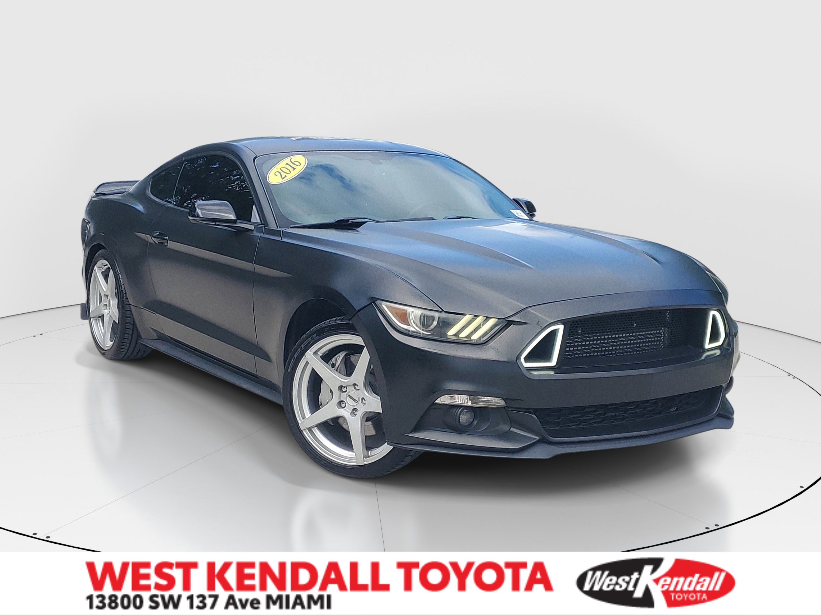 Used 2016 Ford Mustang Premium RWD image 1
