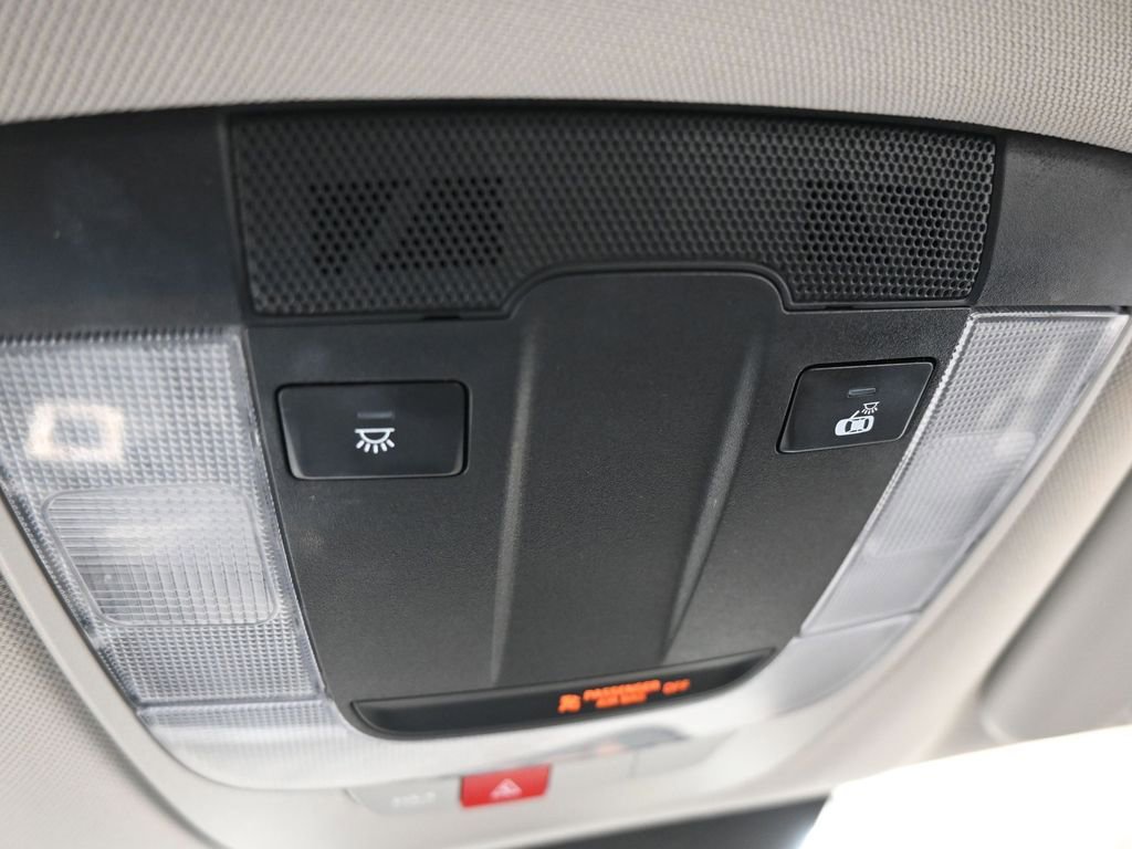 Used 2025 Kia Sportage EX image 32