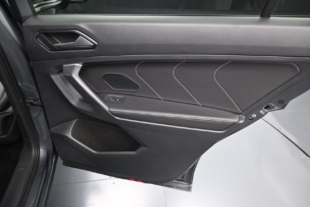 Used 2023 Volkswagen Tiguan SE FWD image 25