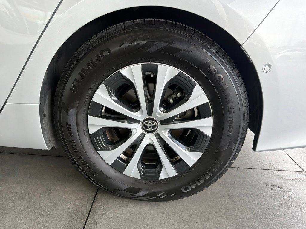 Certified 2020 Toyota Prius Prime Limited FWD image 16