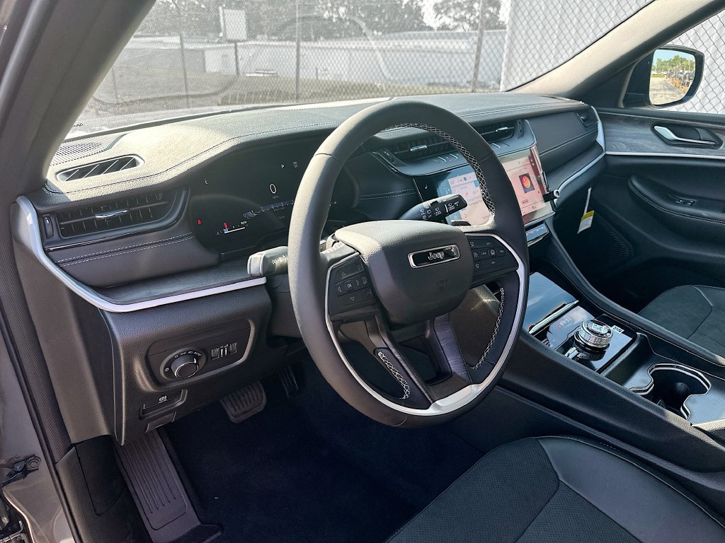 New 2026 Jeep Grand Cherokee L 4WD image 13