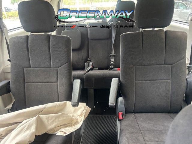 Used 2011 Dodge Grand Caravan Crew w/ Entertainment Group 1 FWD image 16