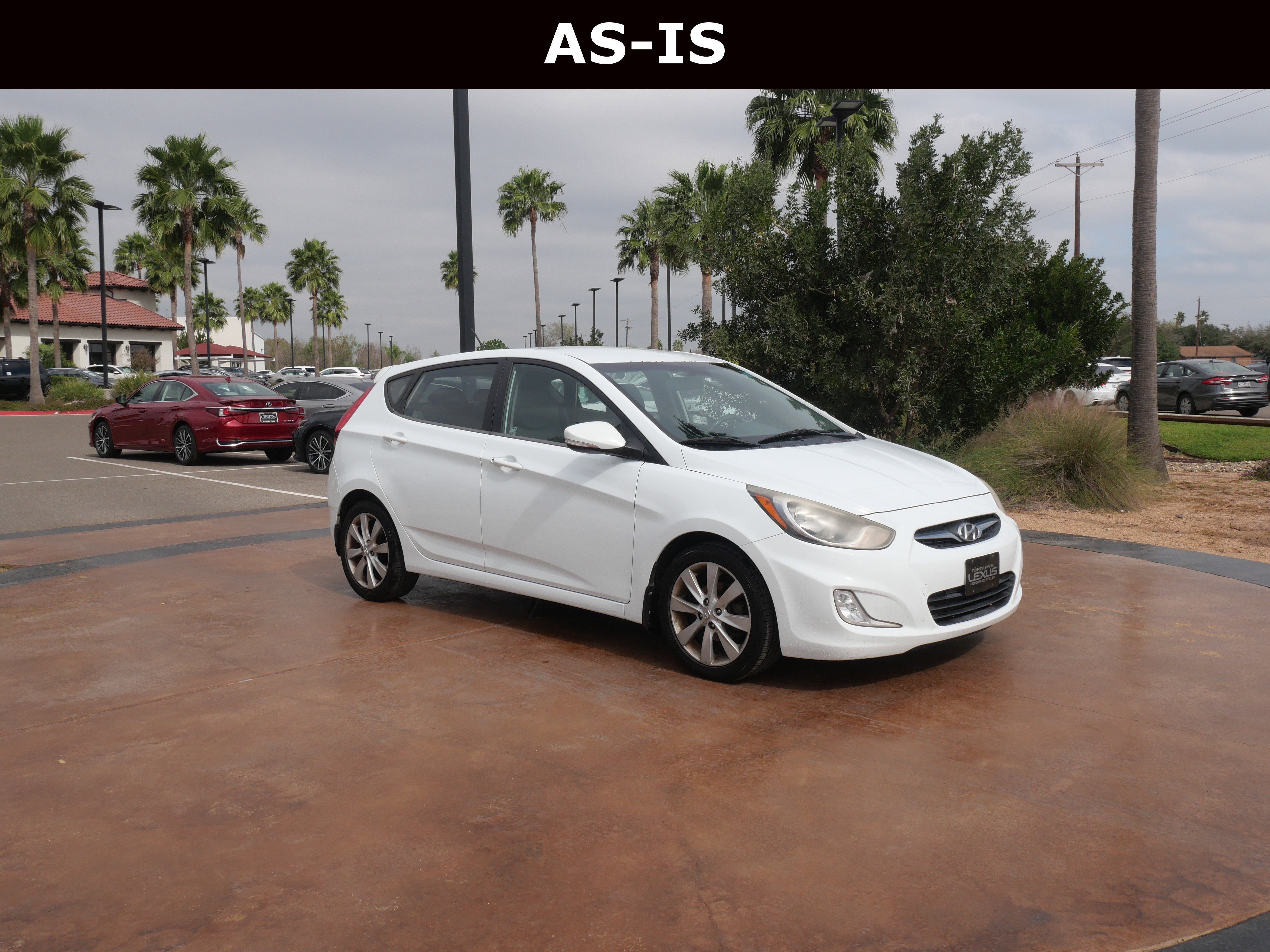 Used 2013 Hyundai Accent SE video 1