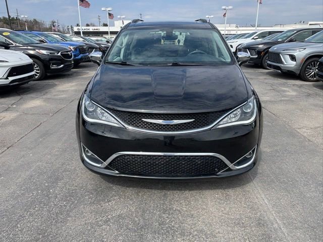 Used 2018 Chrysler Pacifica Limited w/ Tire & Wheel Group image 2