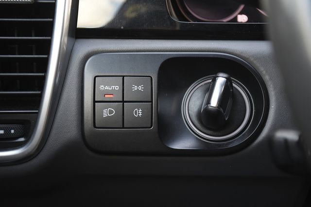 Used 2022 Porsche Cayenne Platinum Edition image 24