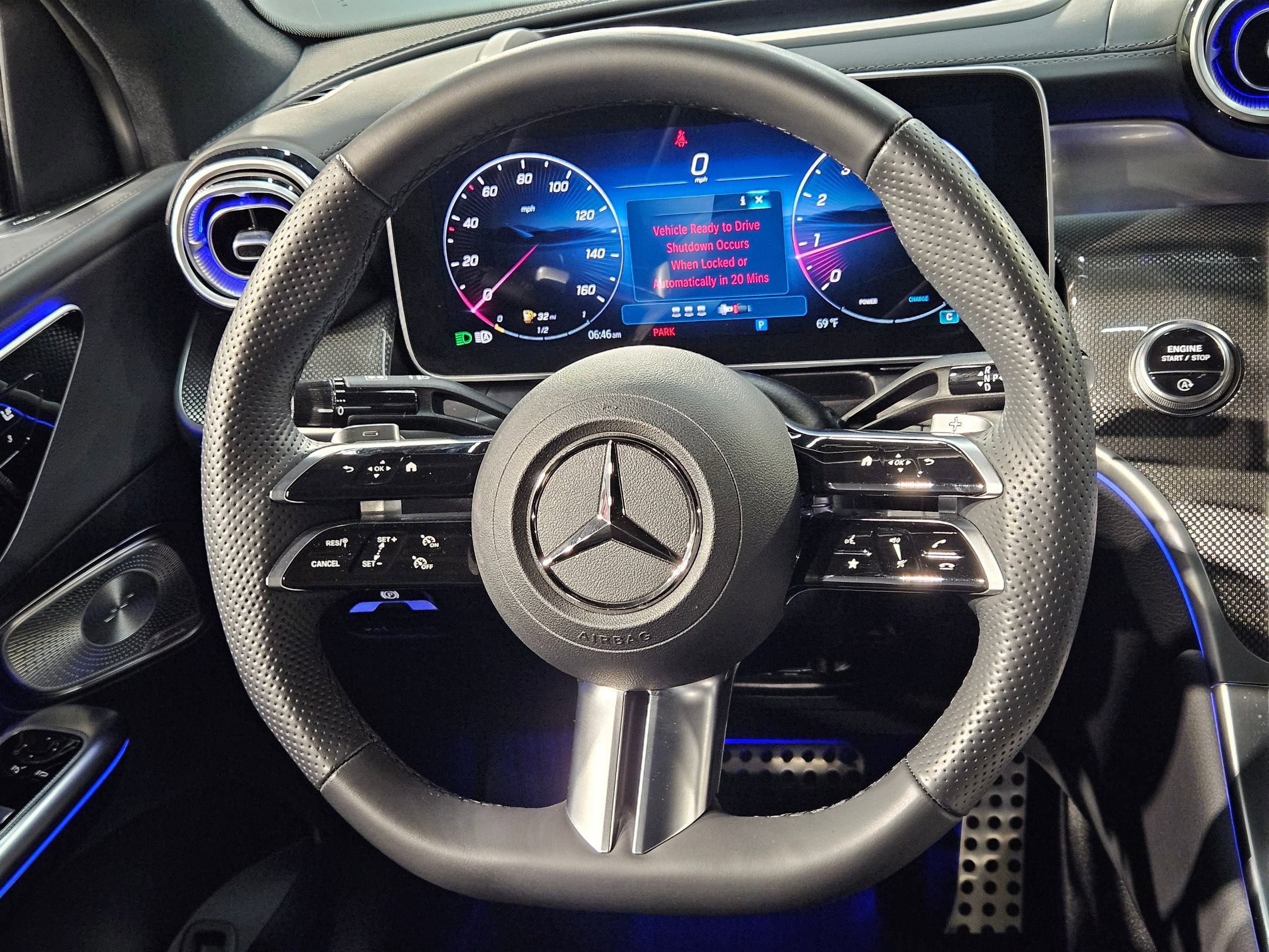 Used 2025 Mercedes-Benz GLC 300 4MATIC image 27