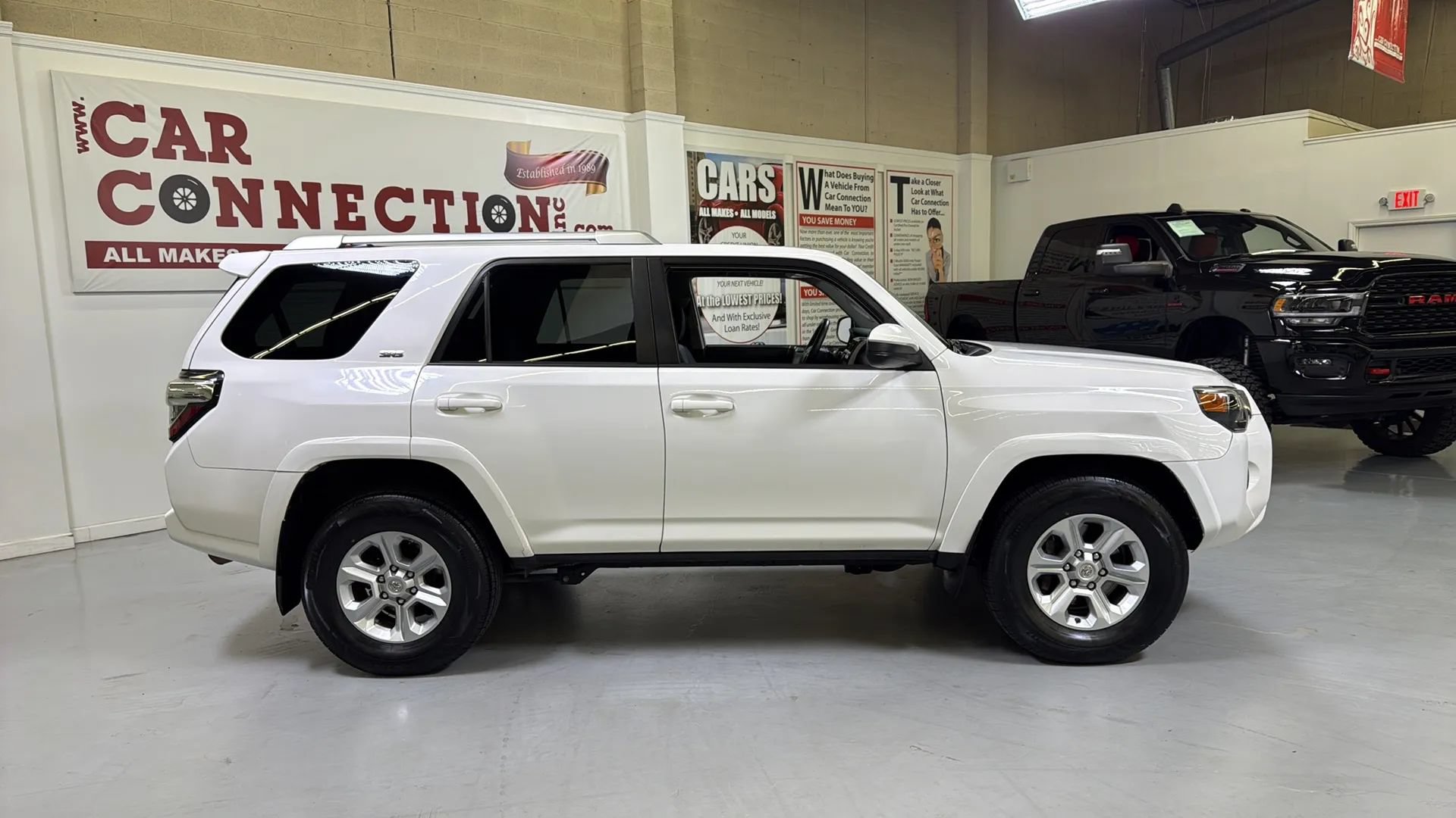 Used 2018 Toyota 4Runner SR5 RWD image 5