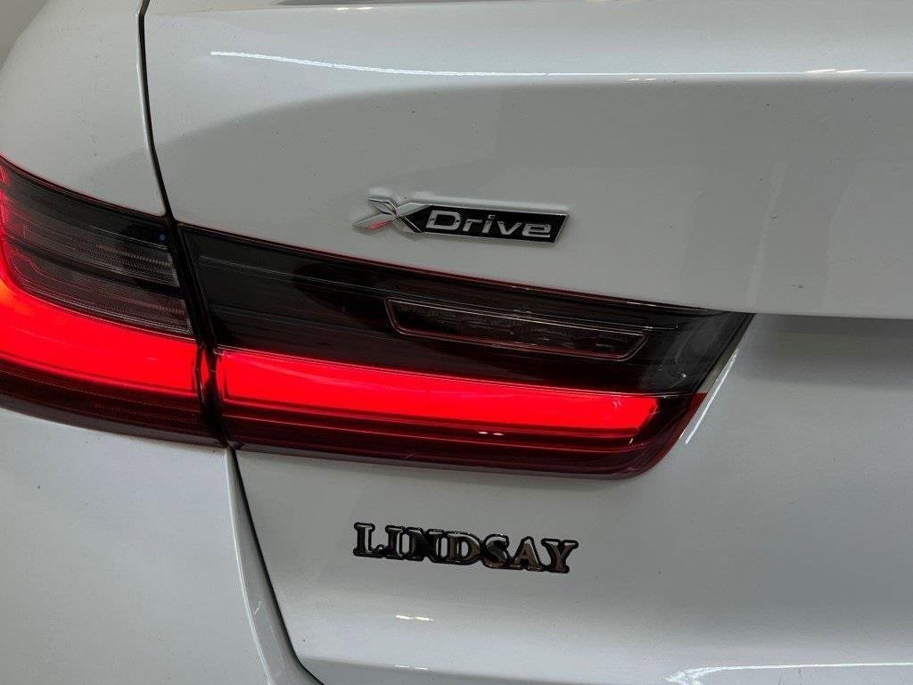 Used 2023 BMW 330i xDrive Sedan w/ Premium Package image 9