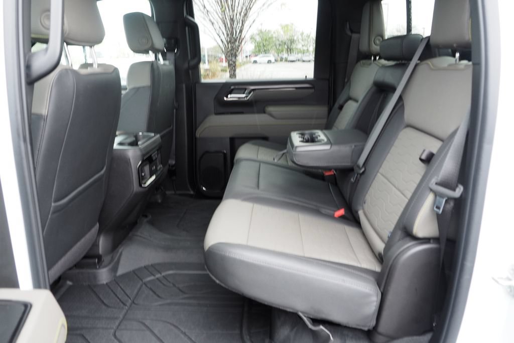 Used 2025 Chevrolet Silverado 2500 ZR2 w/ Technology Package AWD/4WD image 18