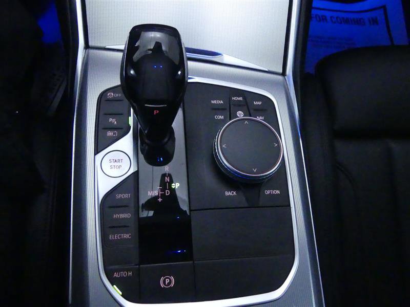 Used 2021 BMW 330e xDrive w/ Convenience Package image 17